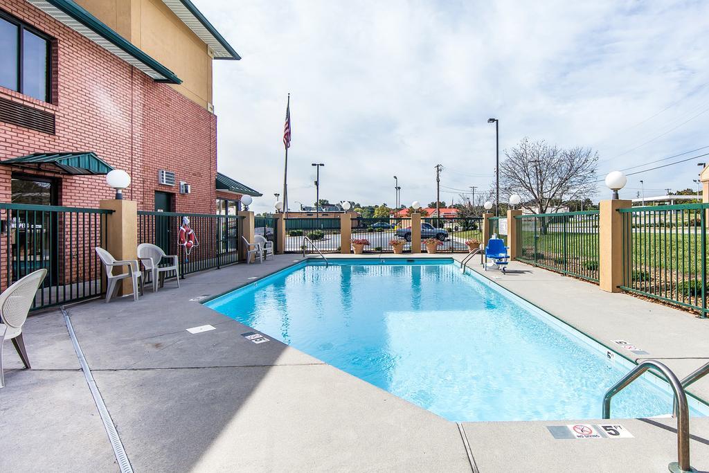 Comfort Inn Lenoir City Exterior photo